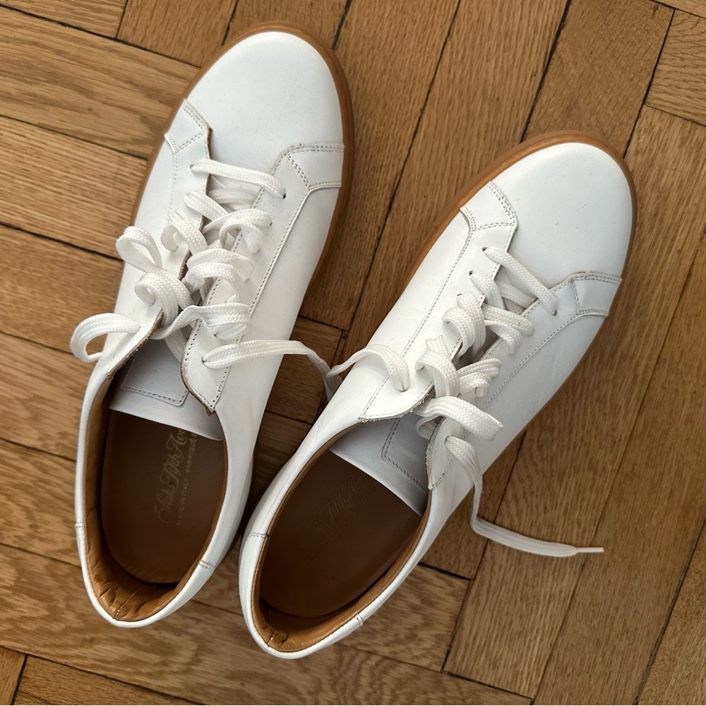 Saks Fifth Avenue White Italian Leather Sneakers Size 10.5 Made in Italy🆕